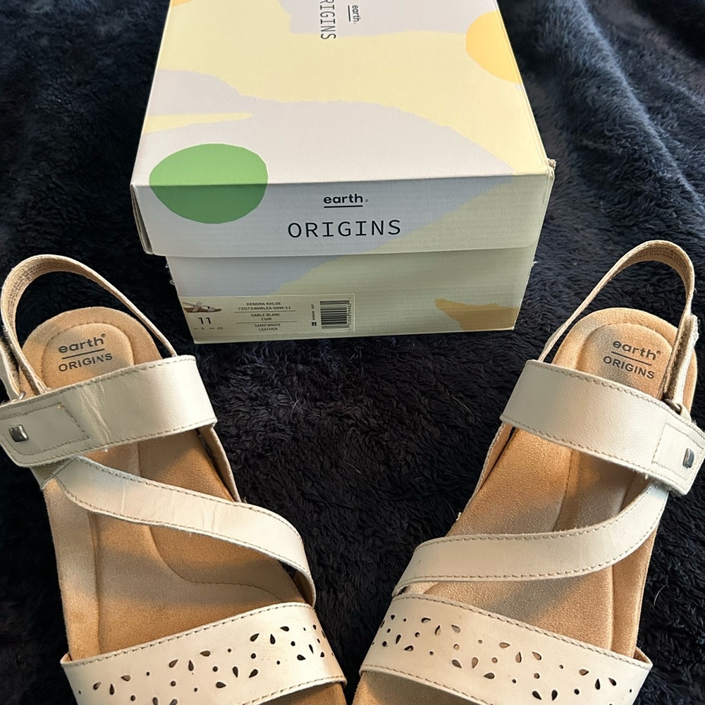 Earth Origins Kendra Khloe Womens Sandal Sand White size 11